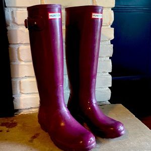 Size 39 plum hunter boots